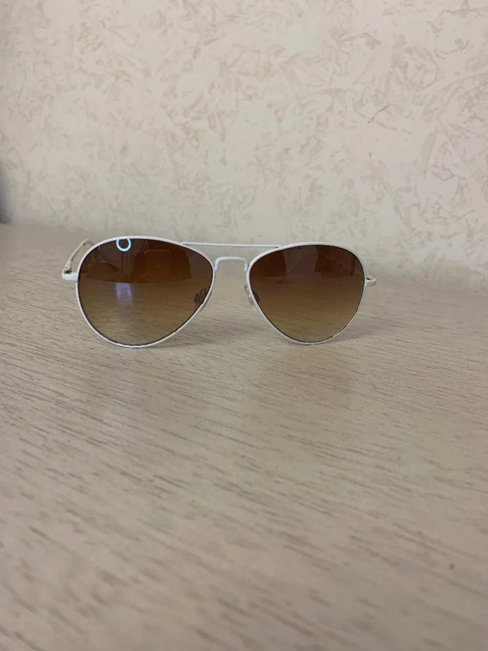 Women’s White-Framed Sunglasses
